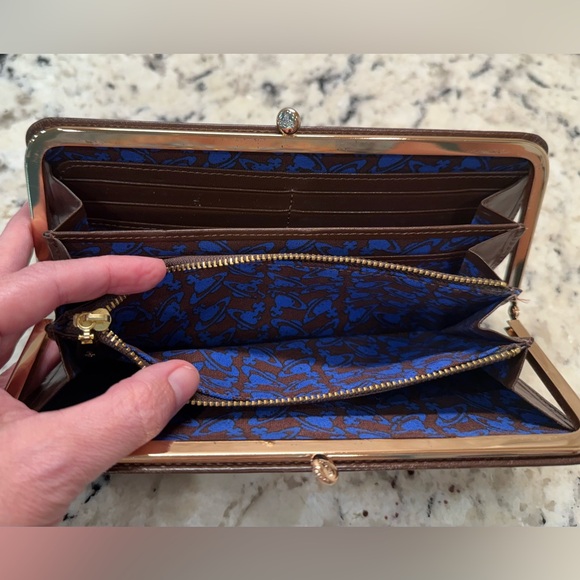 Vivienne Westwood EUC Brown Leather Long Wallet w/Kiss Lock and Gold Logo - Picture 4 of 7